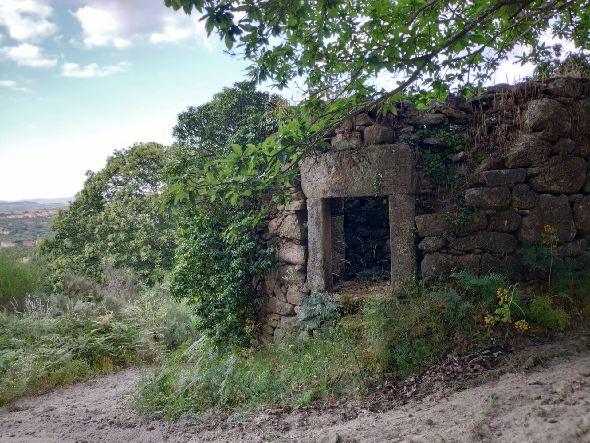 Património e memórias do passado na Quinta da Fonte do Lobo. Esta construção foi, em tempos, um pombal.